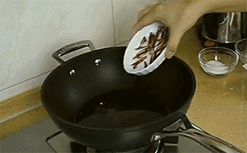 【香辣鱿鱼】煸炒配料