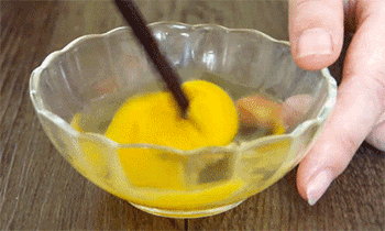 【酥炸鱿鱼圈】打散鸡蛋