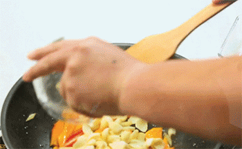 【南瓜炒百合】加入百合