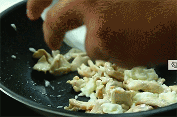 【芙蓉鸡片】勾芡