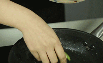 【虎皮鹌鹑蛋】爆香