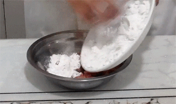 【肉段烧茄子】加少许生粉