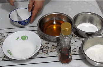 【蒜台烧土豆条】搅拌