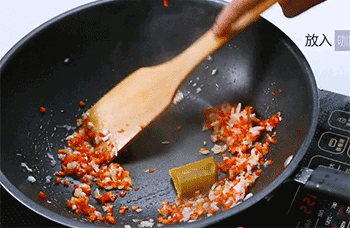 【咖喱烧茨菇】加入咖喱