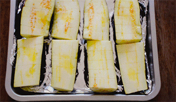 【蒜香肉末烤茄子】烤制