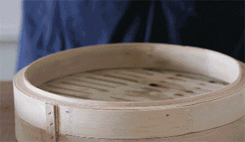 【软香糯米排骨】铺荷叶