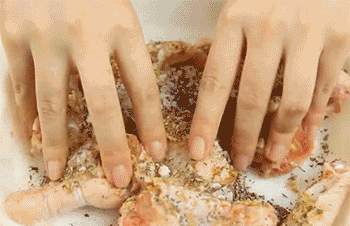 【烤鸡翅】抓匀