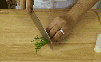 【香辣鱿鱼】 切配菜