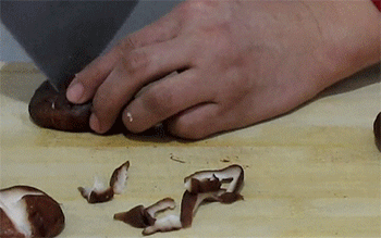 【香菇油菜】香菇划十字刀