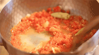 【酸汤肥牛】翻炒