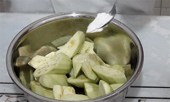 【肉段烧茄子】搅拌