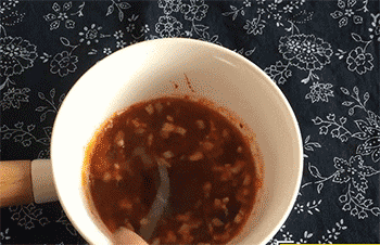 【巧酿豆腐】搅拌