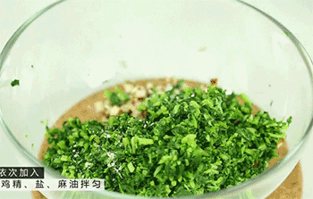 【马兰头拌香干】调味