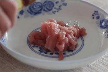 【西兰花炒肉】调味