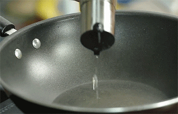 【菠萝炒虾仁】热锅起油