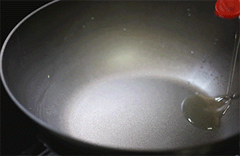 【清炒西兰花】爆香