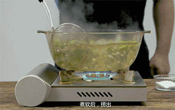 【咸肉雪菜炒蚕豆】捞出