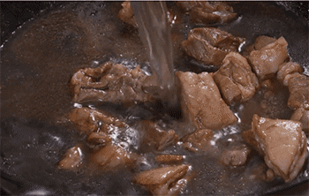 【茨菰炖羊肉】加水