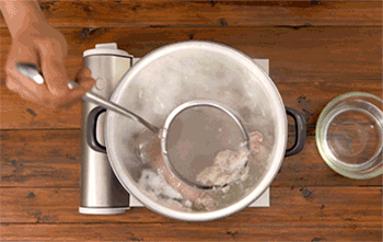 【胡椒猪肚鸡】炖