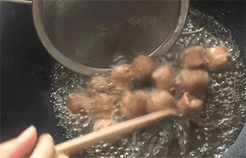 【九转肥肠】捞出