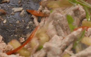 【榨菜炒肉丝】翻炒