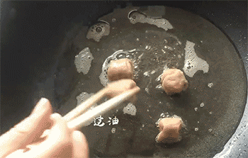 【九转肥肠】过油