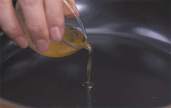 【香煎鸭胸】起油