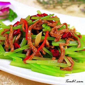 芹菜炒牛肉的做法