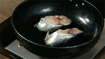 【香煎马鲛鱼】煎