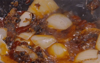 【麻辣烤鱼】倒入水