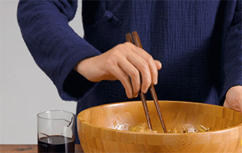 【手撕椒麻鸡】拌匀