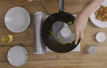 【丝瓜毛豆炒老油条】勾芡