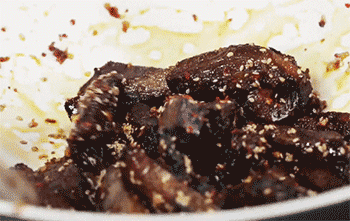 【香辣牛肉】翻炒