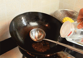 【酱炒鸡蛋】加水