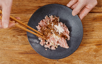 【客家酿豆腐】拌匀