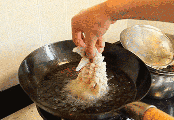 【松子鲈鱼】炸鱼身