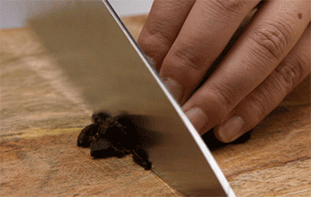 【葱香豆豉蒸扇贝】豆豉