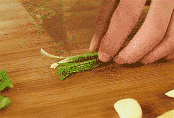 【红烧鱼块】葱姜蒜