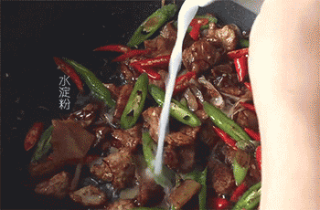 【沂蒙农家小炒肉】勾芡