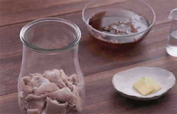 【上海醉鸡】放入姜片