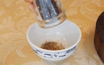 【黑椒猪肝】加调料