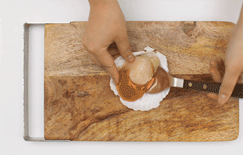 【蒜泥粉丝蒸扇贝】取