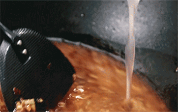 【豆瓣鲫鱼】加入鸡高汤