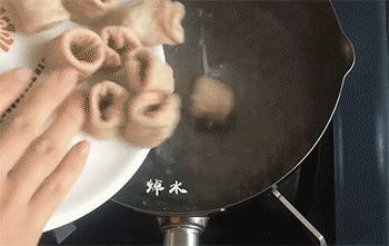 【九转肥肠】焯水