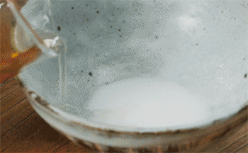 【芹菜炒牛肉】加入料酒