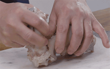 【双椒拌蹄花】剔去大骨