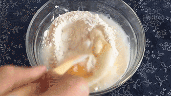 【糖醋茄盒】搅拌