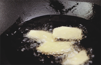 【豆酱焖鱼】爆香