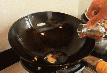 【红烧鱼块】加料酒