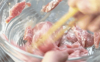 【小炒黄牛肉】搅拌